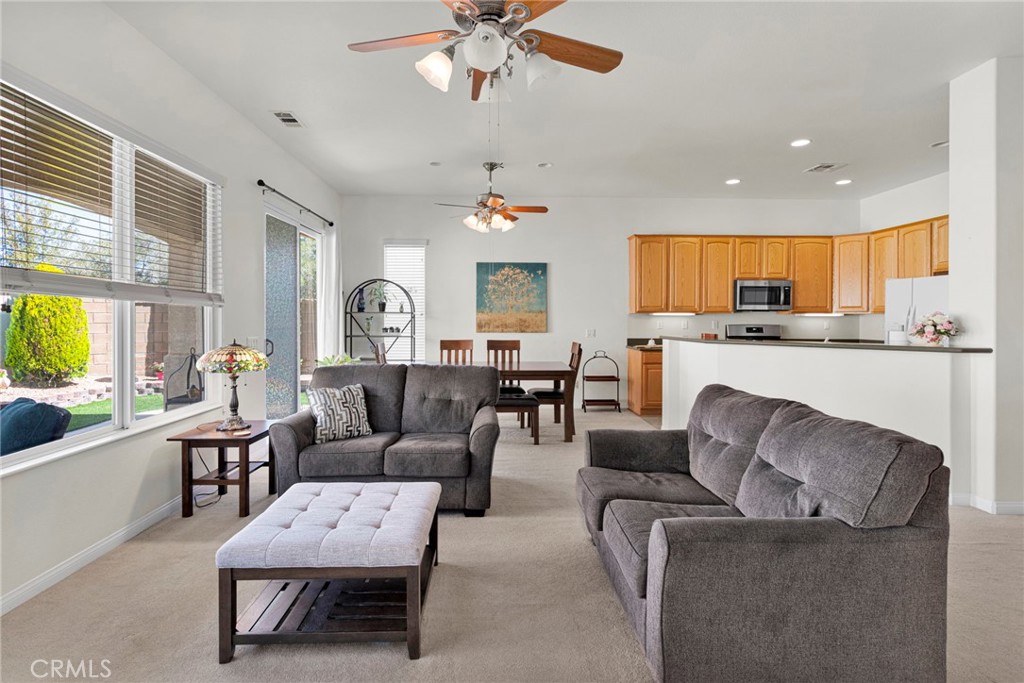 10676 Lanigan Road Apple Valley, CA 92308 - Photo 6 of 37