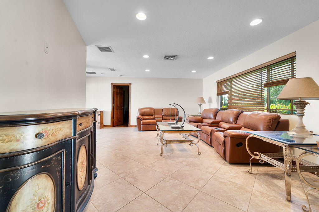 2550 Lochmore Road Riviera Beach, FL 33407 - Photo 5 of 31 2550Lochmore1-3