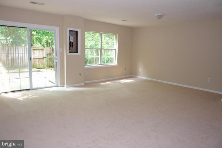 2274 Gunsmith Square Reston, VA 20191 - Photo 11 of 16 Family Room #2