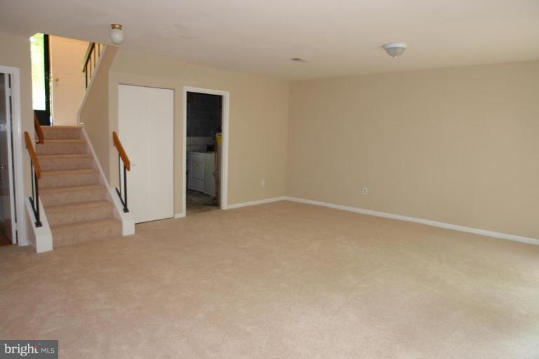 2274 Gunsmith Square Reston, VA 20191 - Photo 14 of 16 Family Room #3