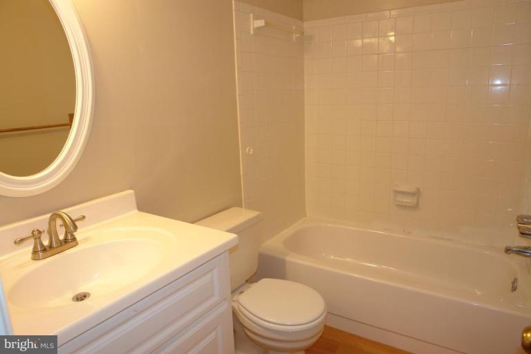 2274 Gunsmith Square Reston, VA 20191 - Photo 15 of 16 Bath #2