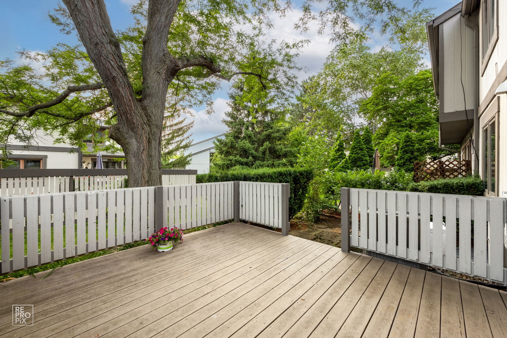 2627 Smith Street Rolling Meadows, IL 60008 - Photo 23 of 23 a view of backyard with a deck