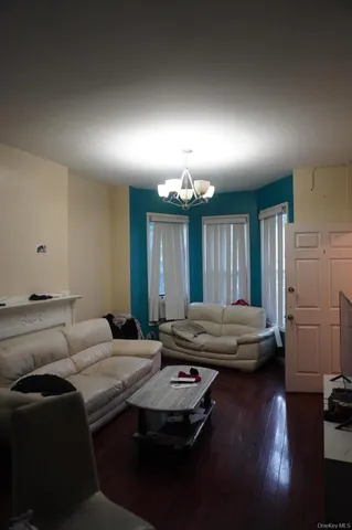 $825,000 | 1384 Clinton Avenue | Morrisania