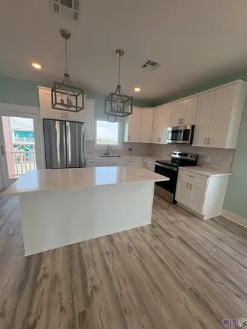 $650,000 | 9 Boudreaux Lane, Grand Isle, LA 70358