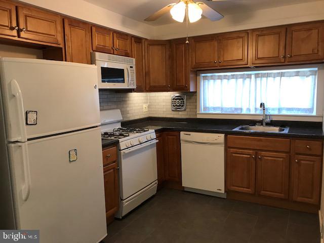 8843 Blue Grass Road Philadelphia, PA 19152 - Photo 7 of 19 Gallery Image 7