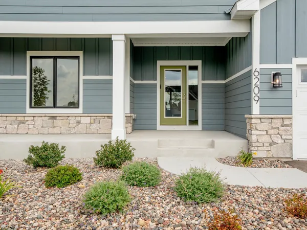 $699,900 | 9001 62nd Street South, Cottage Grove, MN 55016