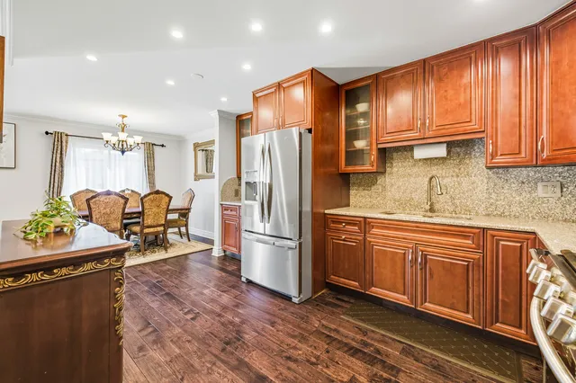 $355,000 | 691 Lakeside Cir Drive, Wheeling, IL 60090