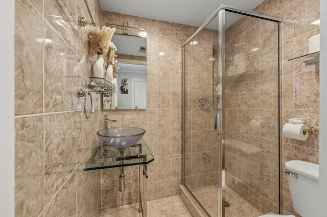 $355,000 | 691 Lakeside Cir Drive, Wheeling, IL 60090