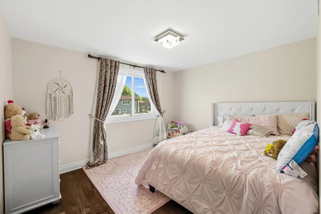 $355,000 | 691 Lakeside Cir Drive, Wheeling, IL 60090