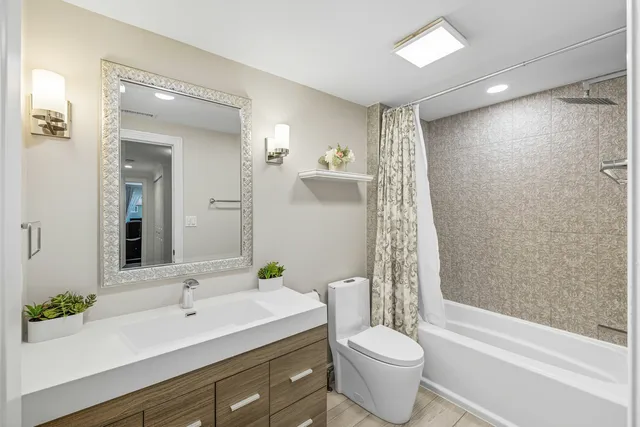 $355,000 | 691 Lakeside Cir Drive, Wheeling, IL 60090