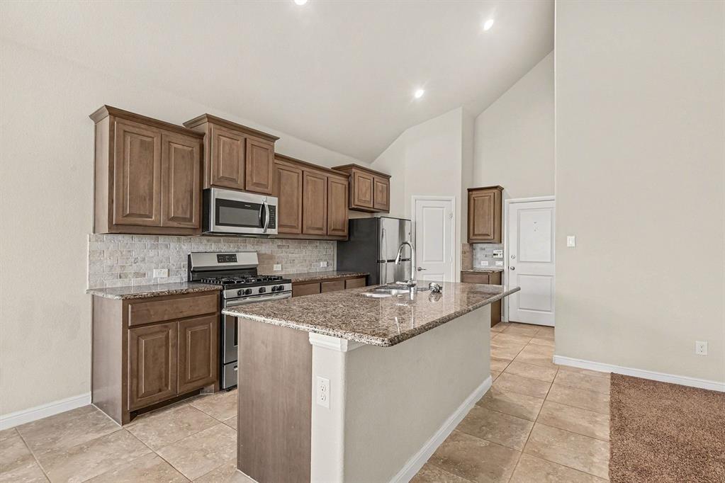 905 Falcon Road Argyle, TX 76226 - Photo 8 of 25