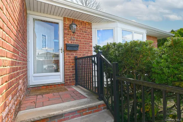 $1,210,000 | 53 Stuart Drive, Syosset, NY 11791