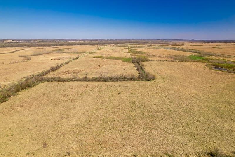 17427 West Douglas Road Brodhead, WI 53520 - Photo 13 of 89 a view of an ocean