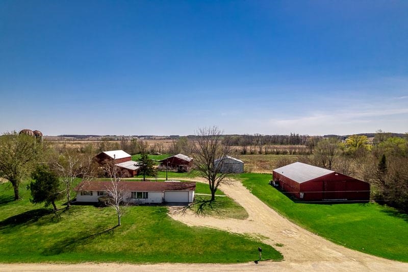 17427 West Douglas Road Brodhead, WI 53520 - Photo 2 of 89