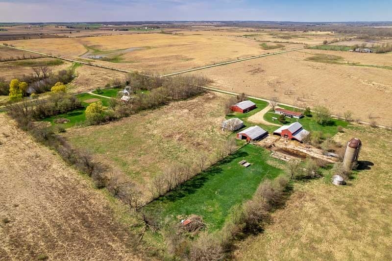 17427 West Douglas Road Brodhead, WI 53520 - Photo 23 of 89 a view of beach and ocean