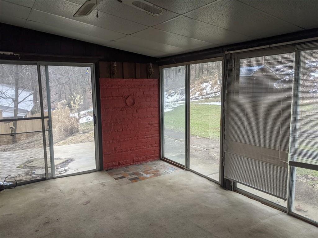 9870 Bellcrest Road Pittsburgh, PA 15237 - Photo 10 of 17 a view of an empty room with a balcony