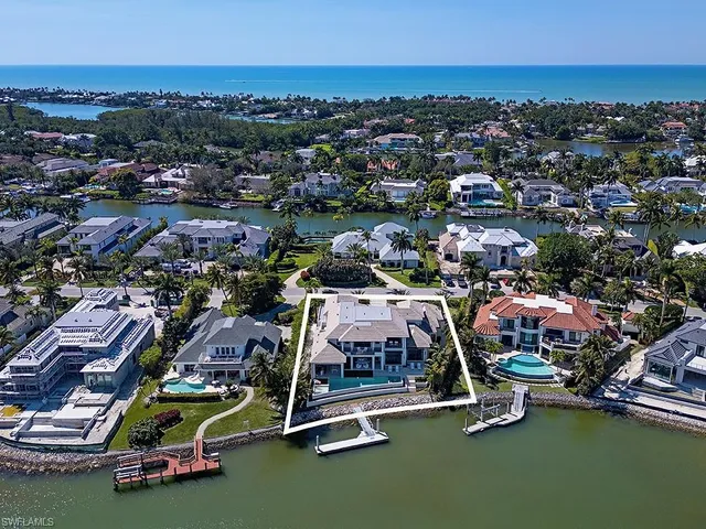 $26,900,000 | 3163 Gin Lane, Naples, FL 34102