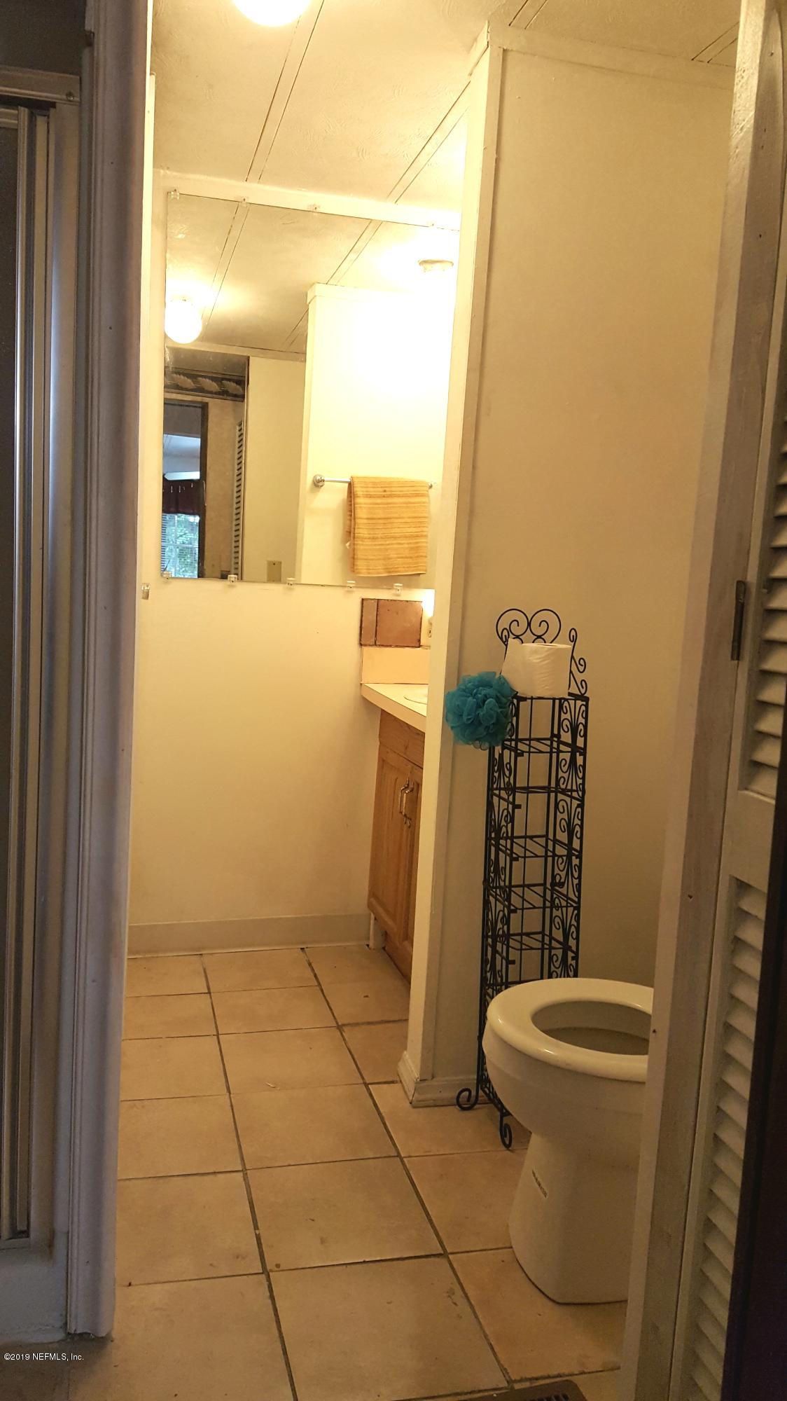 11352 Guinn Road Jacksonville, FL 32218 - Photo 15 of 26 Bathroom 1