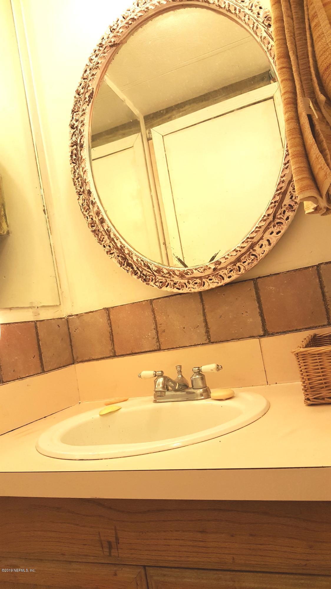 11352 Guinn Road Jacksonville, FL 32218 - Photo 17 of 26 Bathroom 2
