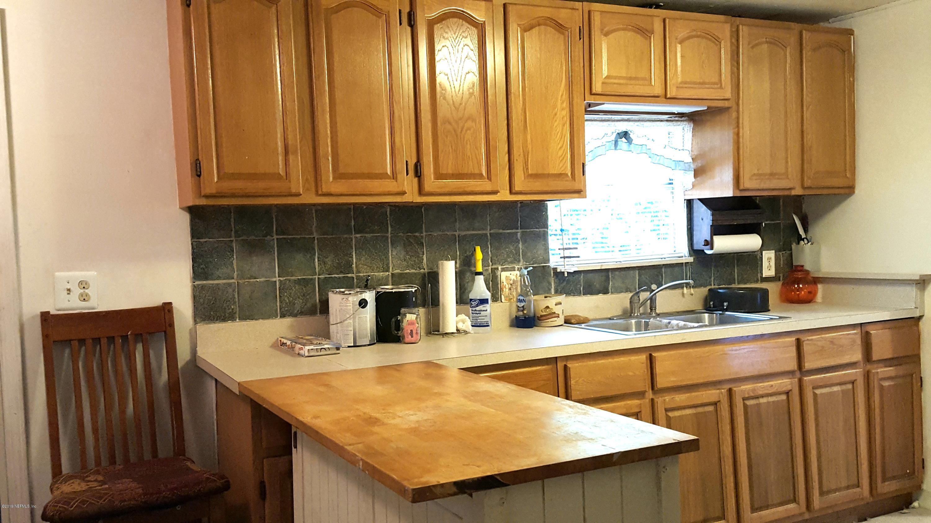 11352 Guinn Road Jacksonville, FL 32218 - Photo 5 of 26 Kitchen