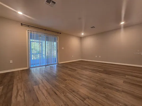 $2,200 | 2738 Idyll Lks Circle, Plant City, FL 33566