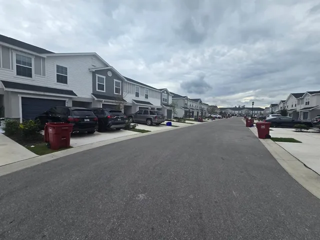 $2,350 | 2738 Idyll Lks Circle, Plant City, FL 33566