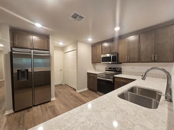 $2,200 | 2738 Idyll Lks Circle, Plant City, FL 33566