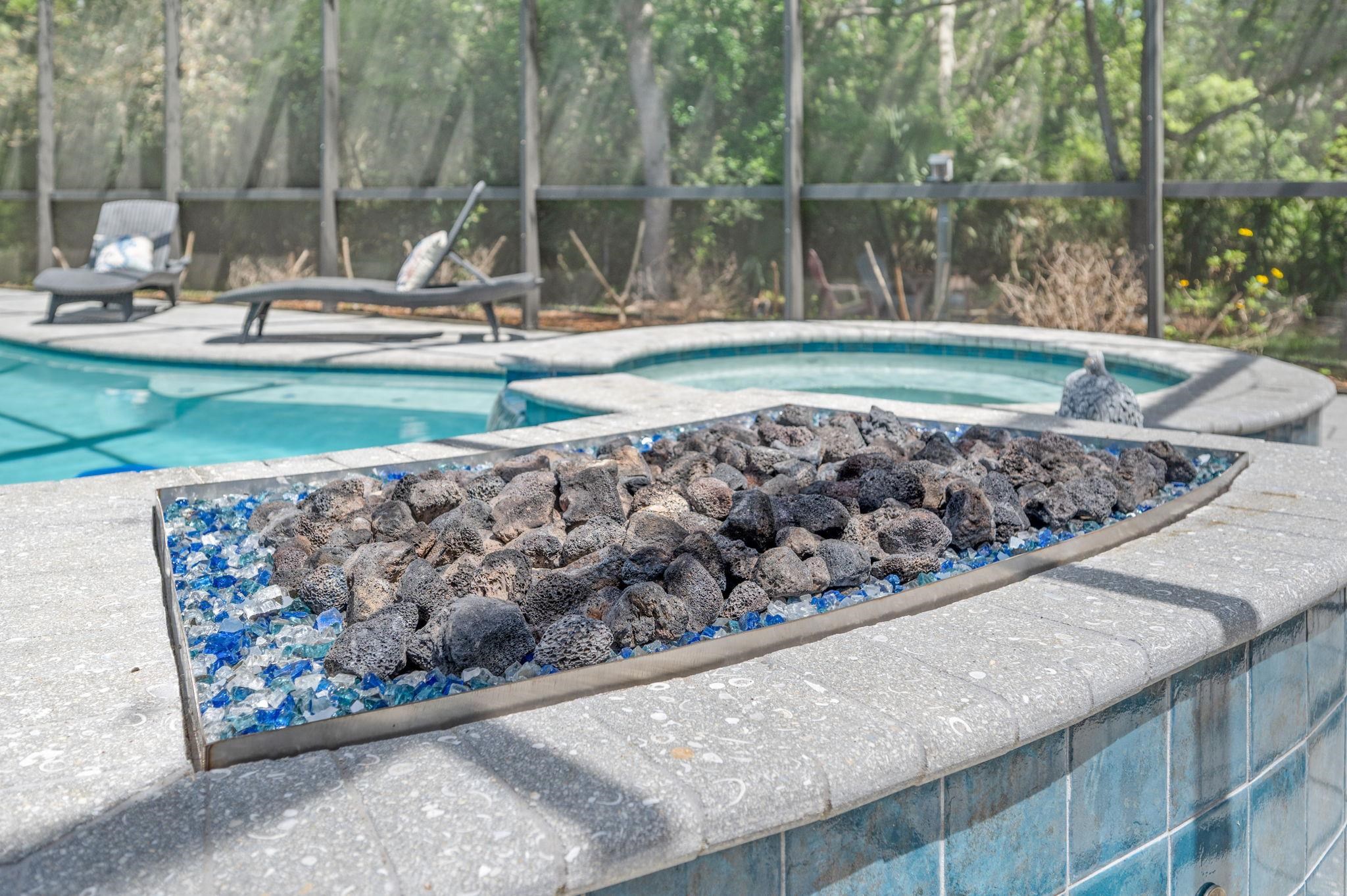 1184 Overdale Road St. Augustine, FL 32080 - Photo 25 of 75 Outdoor pool with an in-ground hot tub and a lanai