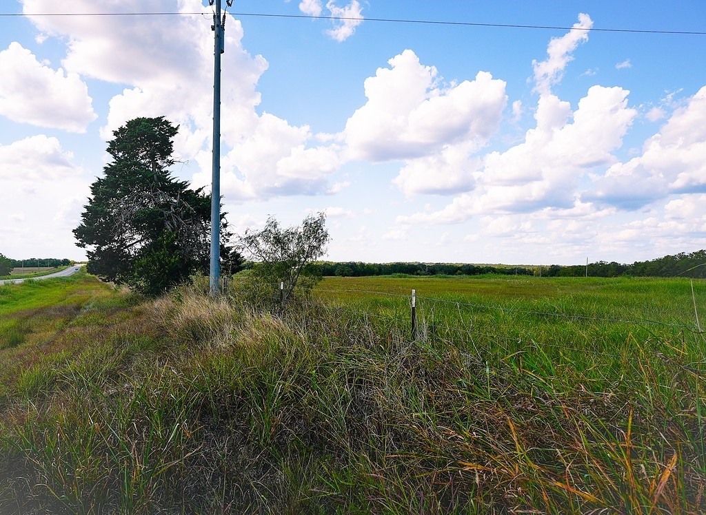 4810 Burke Road Flatonia, TX 78941 - Photo 14 of 18 a view of a city from a yard