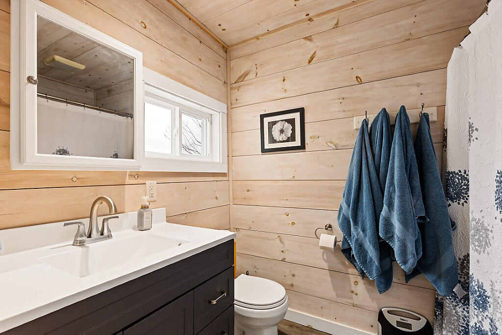 39 White Fish Road Winslow, ME 04901 - Photo 16 of 31 Bathroom