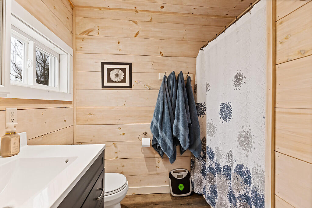 39 White Fish Road Winslow, ME 04901 - Photo 17 of 31 Bathroom