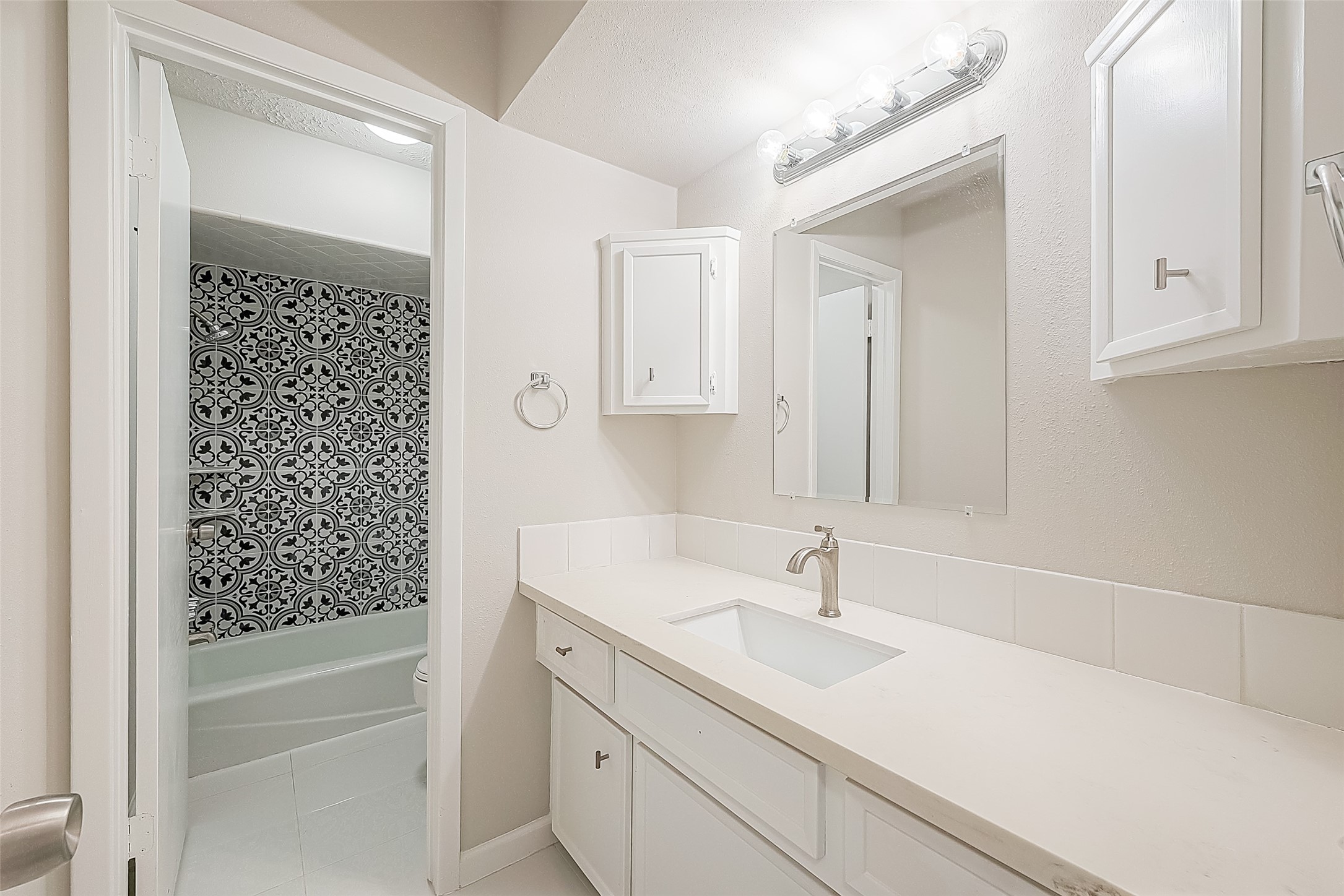6107 Sanford Road Houston, TX 77096 - Photo 32 of 50