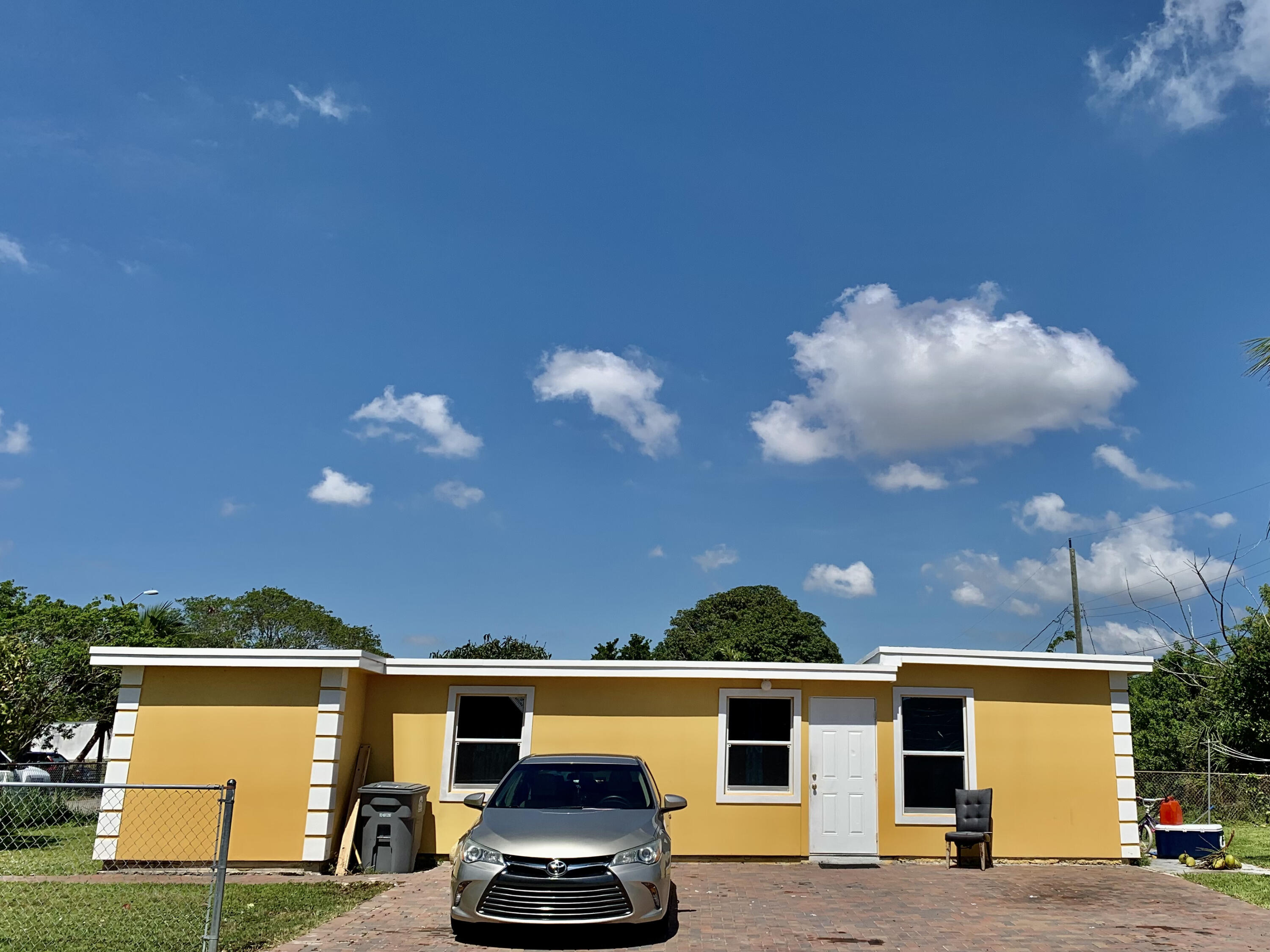1125 Peak Road Lake Worth, FL 33462 - Photo 1 of 23 Front ll