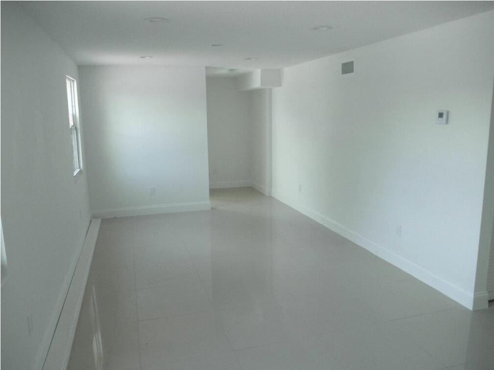 1125 Peak Road Lake Worth, FL 33462 - Photo 15 of 23 Living Room 1125 Peak Rd