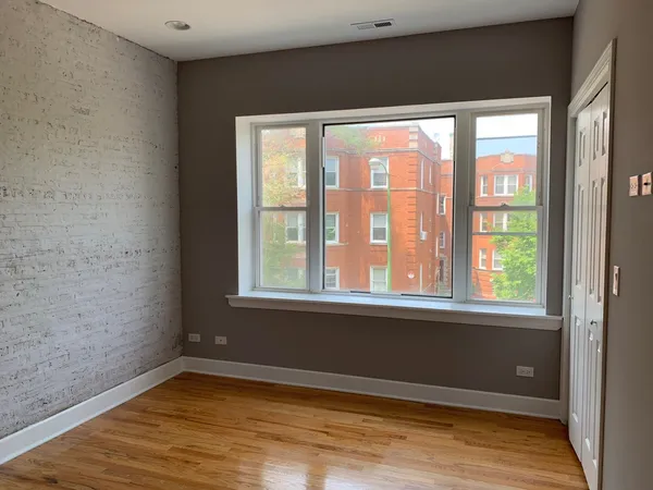 $1,895 | 2303 West Granville Avenue, Unit 2, Chicago, IL 60659