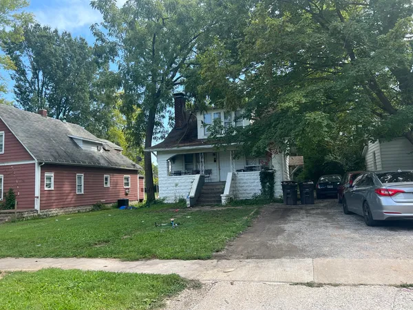 $59,900 | 703 West College Street, Carbondale, IL 62901