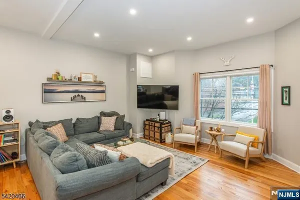 $5,200 | 117 Valley Road, Unit 3, Montclair, NJ 07042