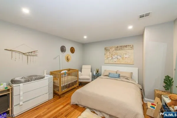 $5,200 | 117 Valley Road, Unit 3, Montclair, NJ 07042