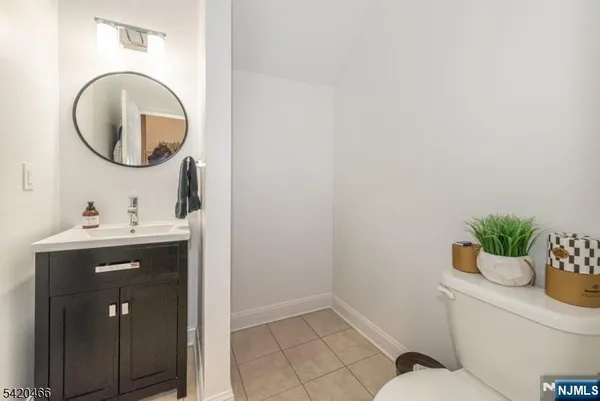 $5,200 | 117 Valley Road, Unit 3, Montclair, NJ 07042