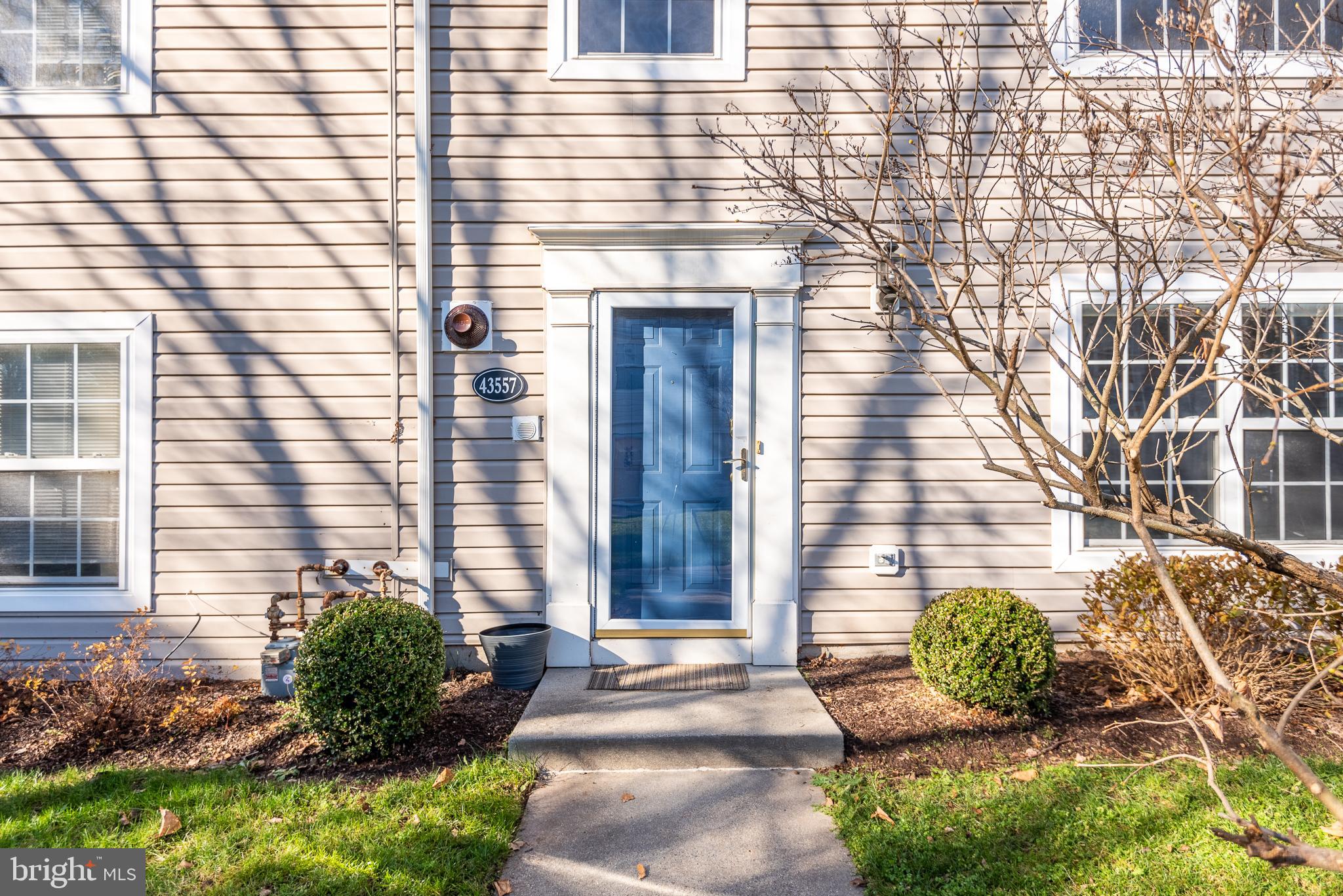 43557 Patching Pond Square Ashburn, VA 20147 - Photo 4 of 22