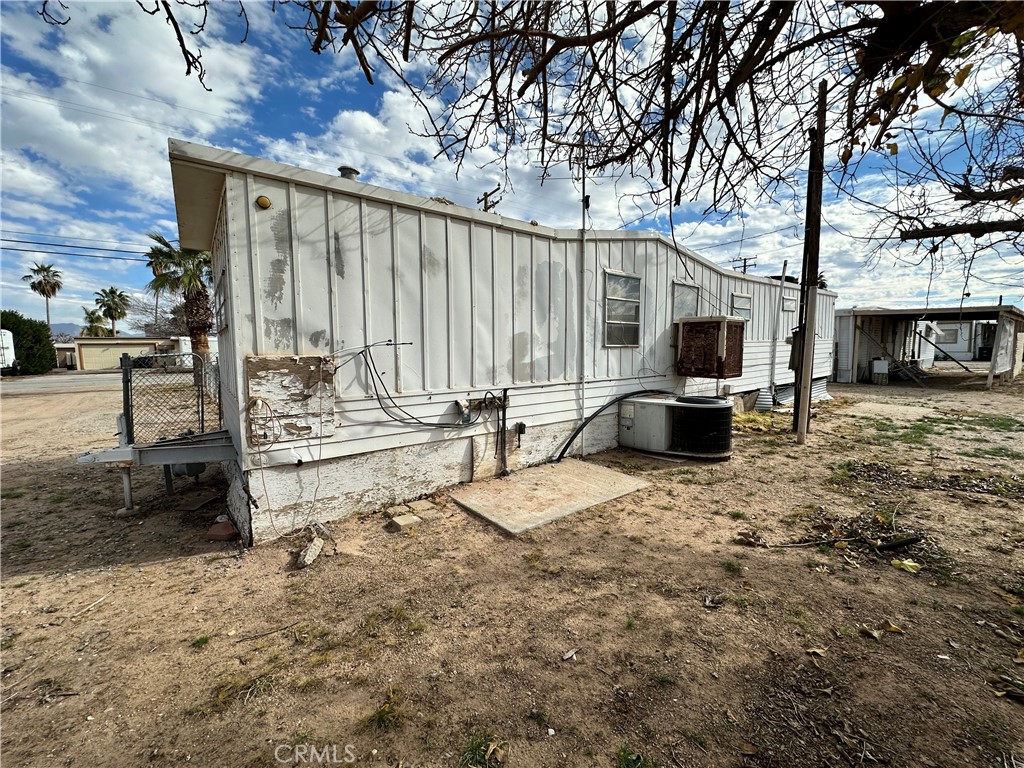 1609 Riviera Drive Blythe, CA 92225 - Photo 28 of 40 a view of pool table and chairs