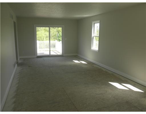 115 Anderson Road Butler, PA 16002 - Photo 6 of 14 Living Room.