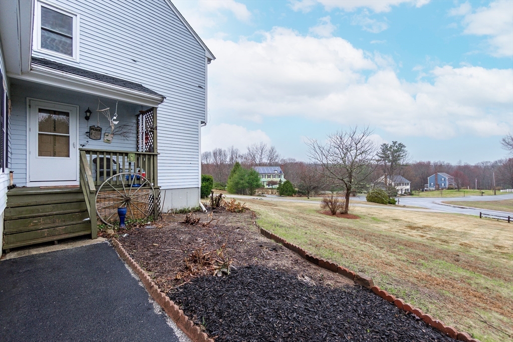 14 Carpenter Hill Road, Unit A Mendon, MA 01756 - Photo 4 of 42