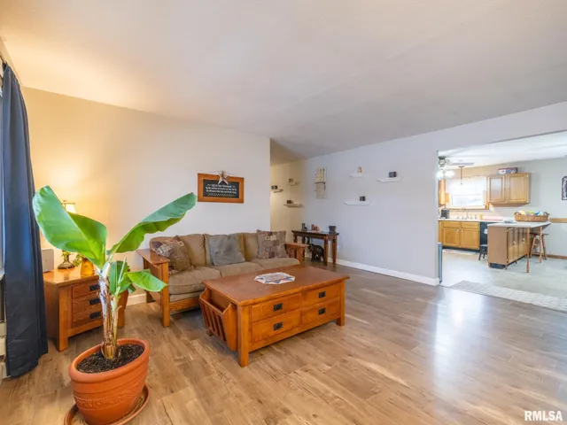 $269,000 | 14111 Grandview Drive, Manito, IL 61546