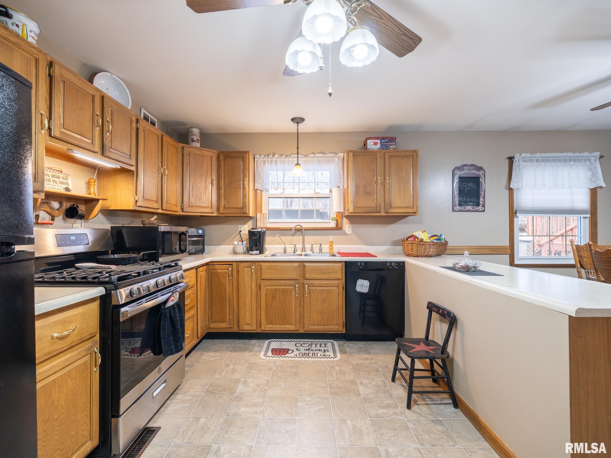 14111 Grandview Drive Manito, IL 61546 - Photo 17 of 64