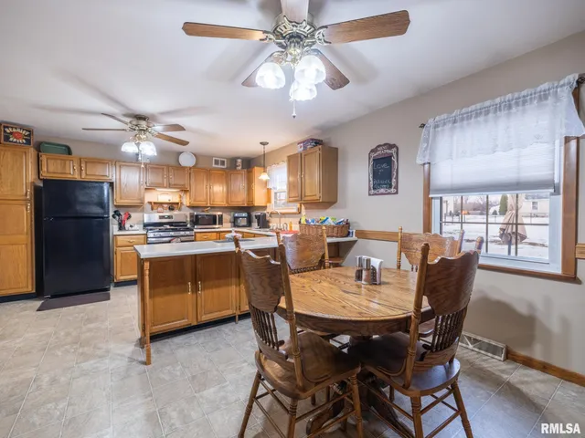 $269,000 | 14111 Grandview Drive, Manito, IL 61546