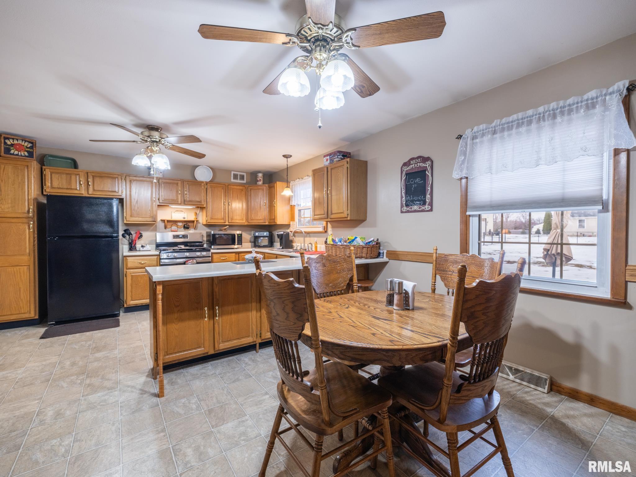 14111 Grandview Drive Manito, IL 61546 - Photo 18 of 64