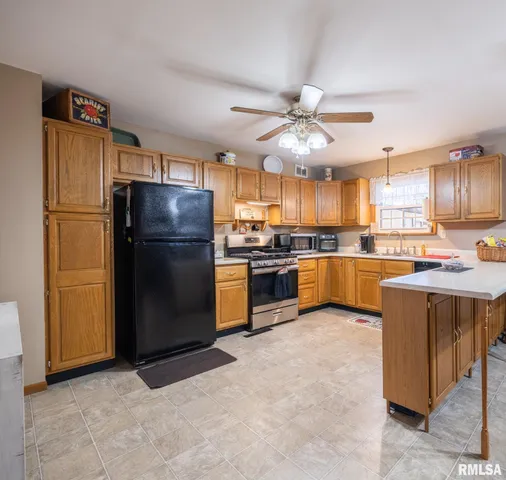 $269,000 | 14111 Grandview Drive, Manito, IL 61546