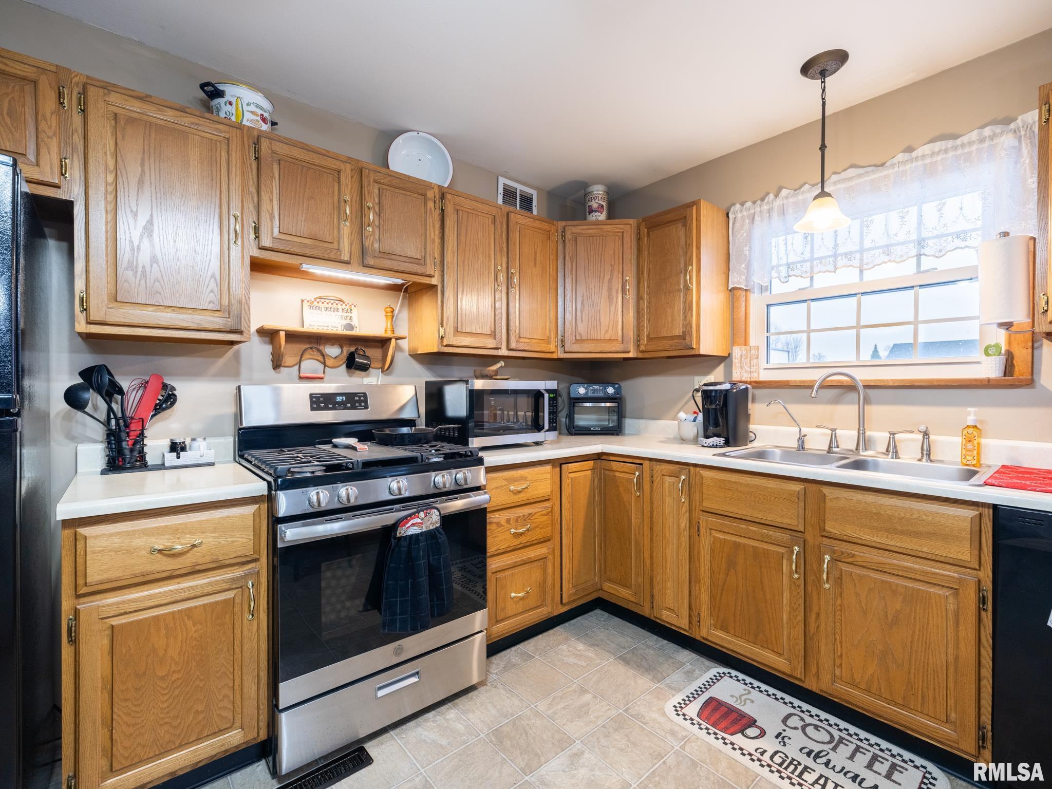 14111 Grandview Drive Manito, IL 61546 - Photo 22 of 64