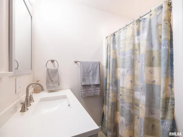 $269,000 | 14111 Grandview Drive, Manito, IL 61546